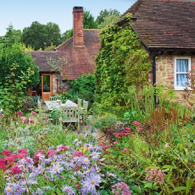 12 Beautiful Gardens to Inspire You