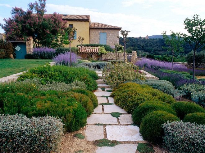 12 Beautiful Gardens to Inspire You